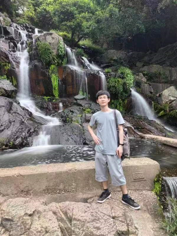 Zhipeng Luo